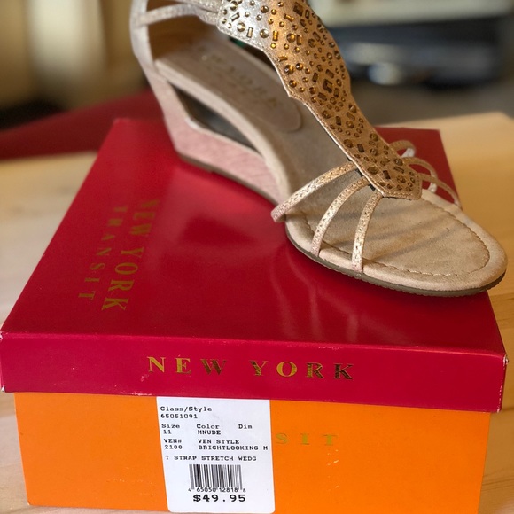 Nude Wedges w Sequins - Picture 2 of 4